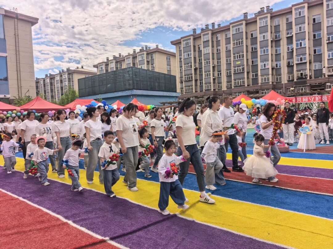 润心伴成长同心护未来——区民政局开展系列庆“六一”关爱服务活动